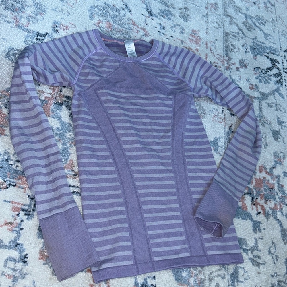Ivivva (lululemon) size small workout shirt